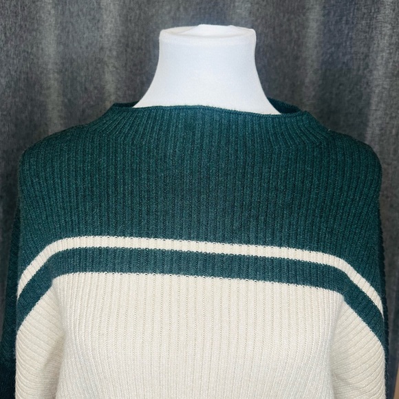 Gilli Dark Green and Cream Turtleneck Sweater Sz Medium - Picture 3 of 11
